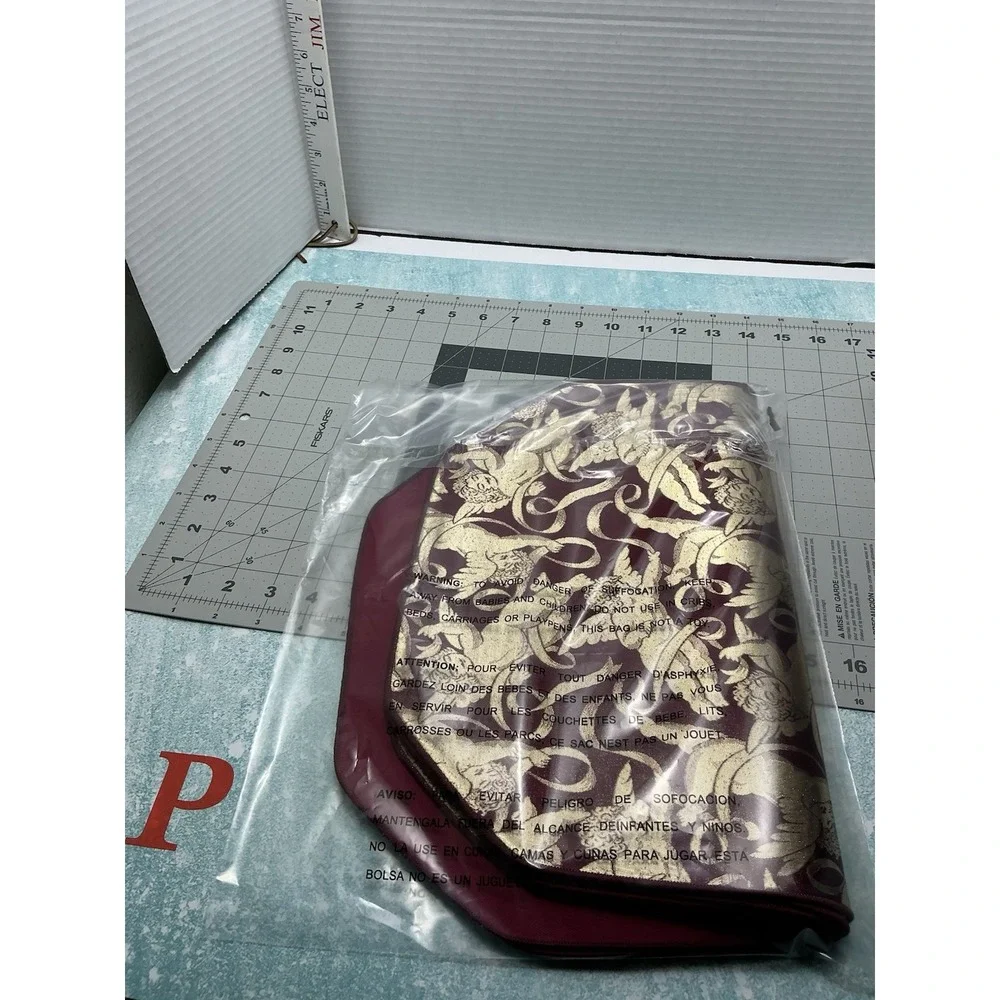 Gold Print  Floating‎ Cherub Angels -Placemats Set of 6 Maroon Cotton